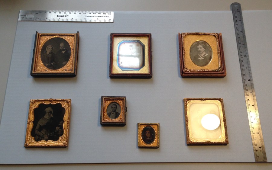 04. Box One layout top tray